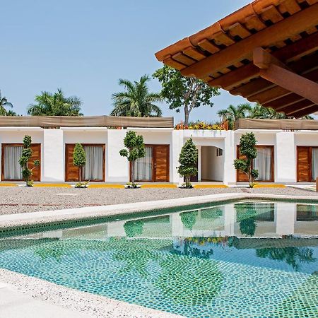 Hotel Casa Victoria Сиуатанехо Екстериор снимка