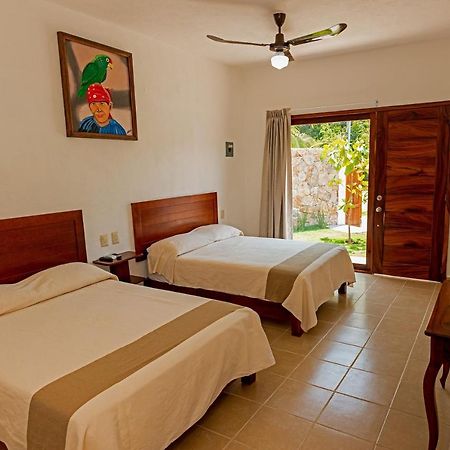 Hotel Casa Victoria Сиуатанехо Екстериор снимка