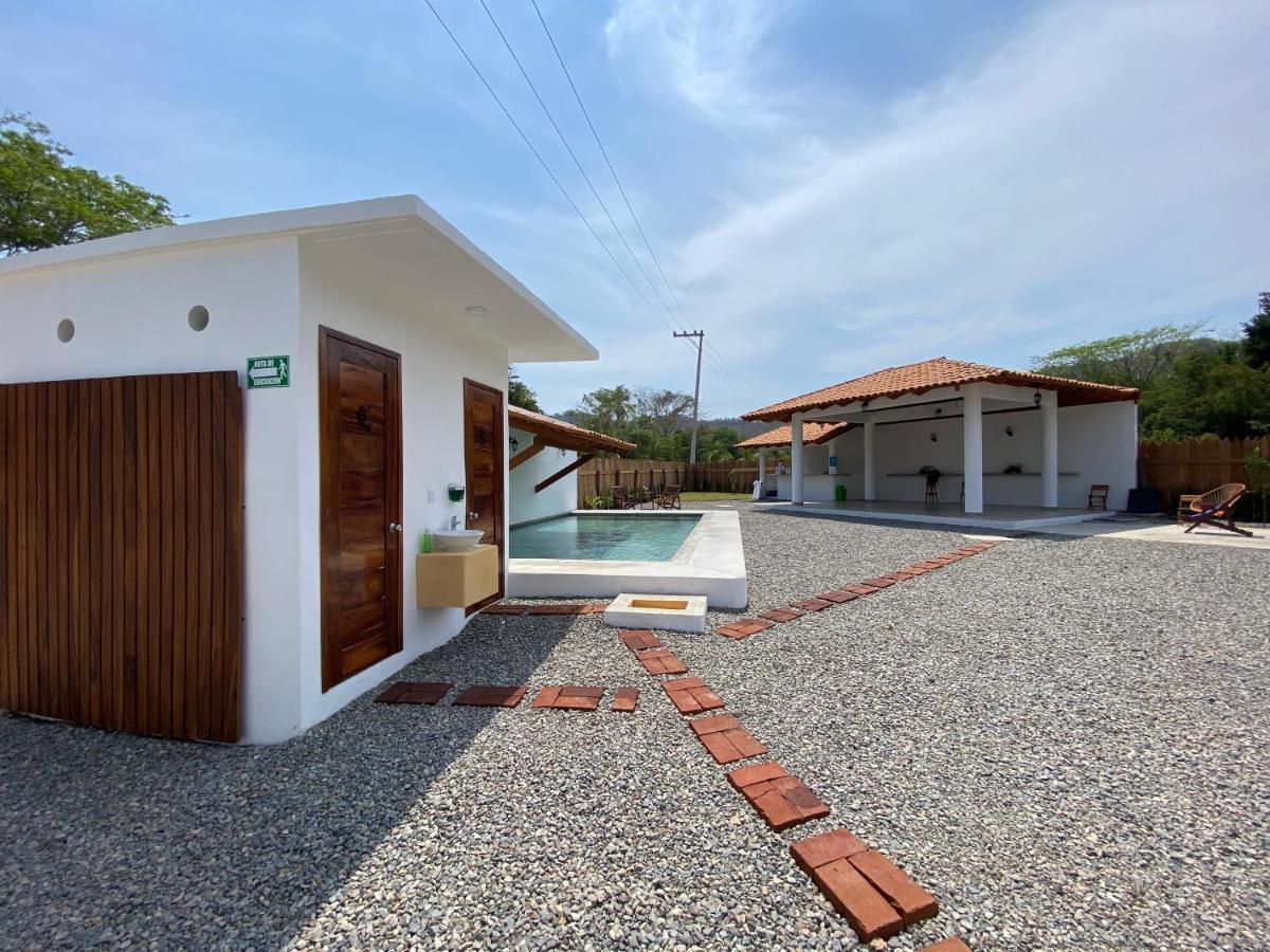 Hotel Casa Victoria Сиуатанехо Екстериор снимка