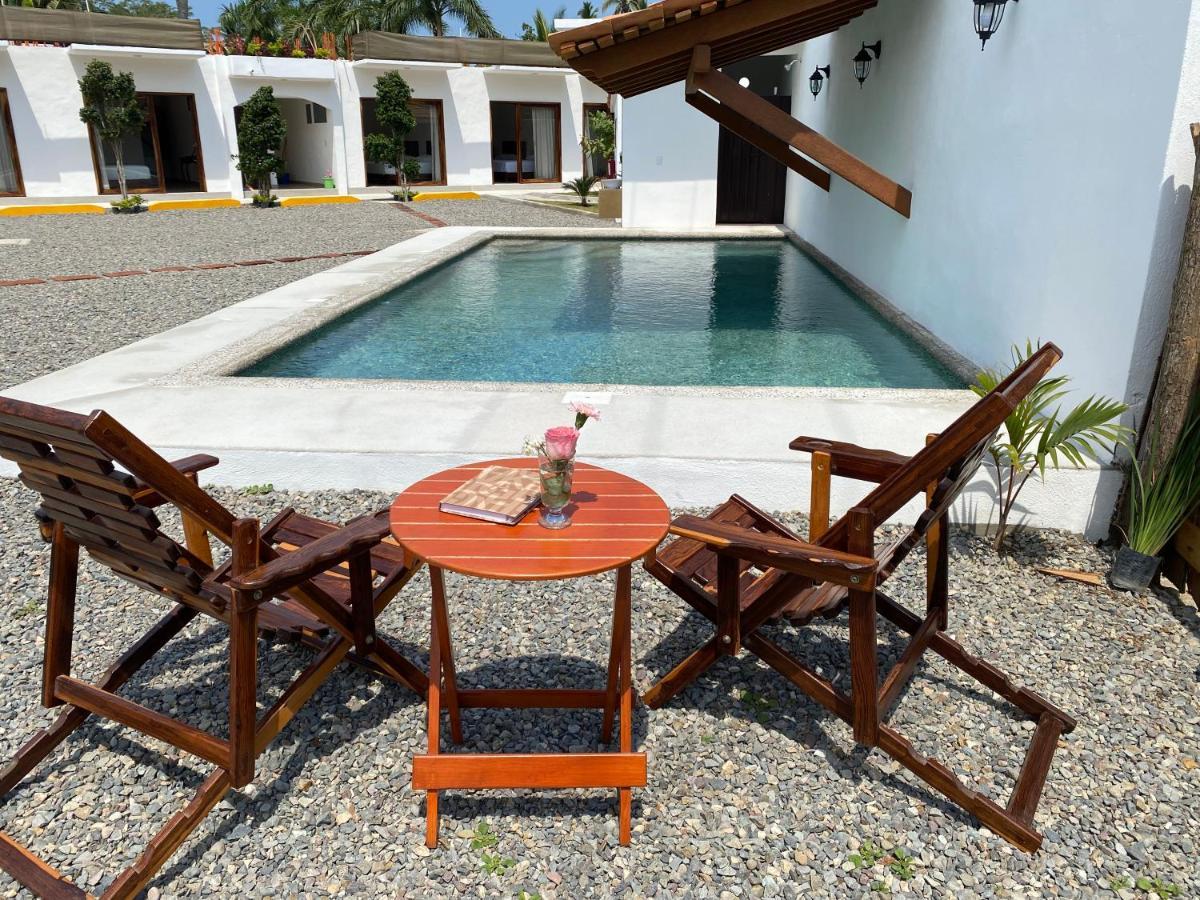 Hotel Casa Victoria Сиуатанехо Екстериор снимка