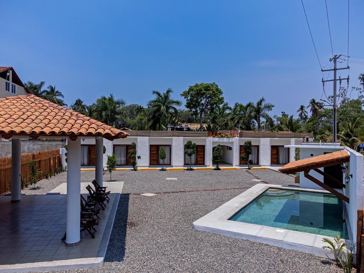 Hotel Casa Victoria Сиуатанехо Екстериор снимка