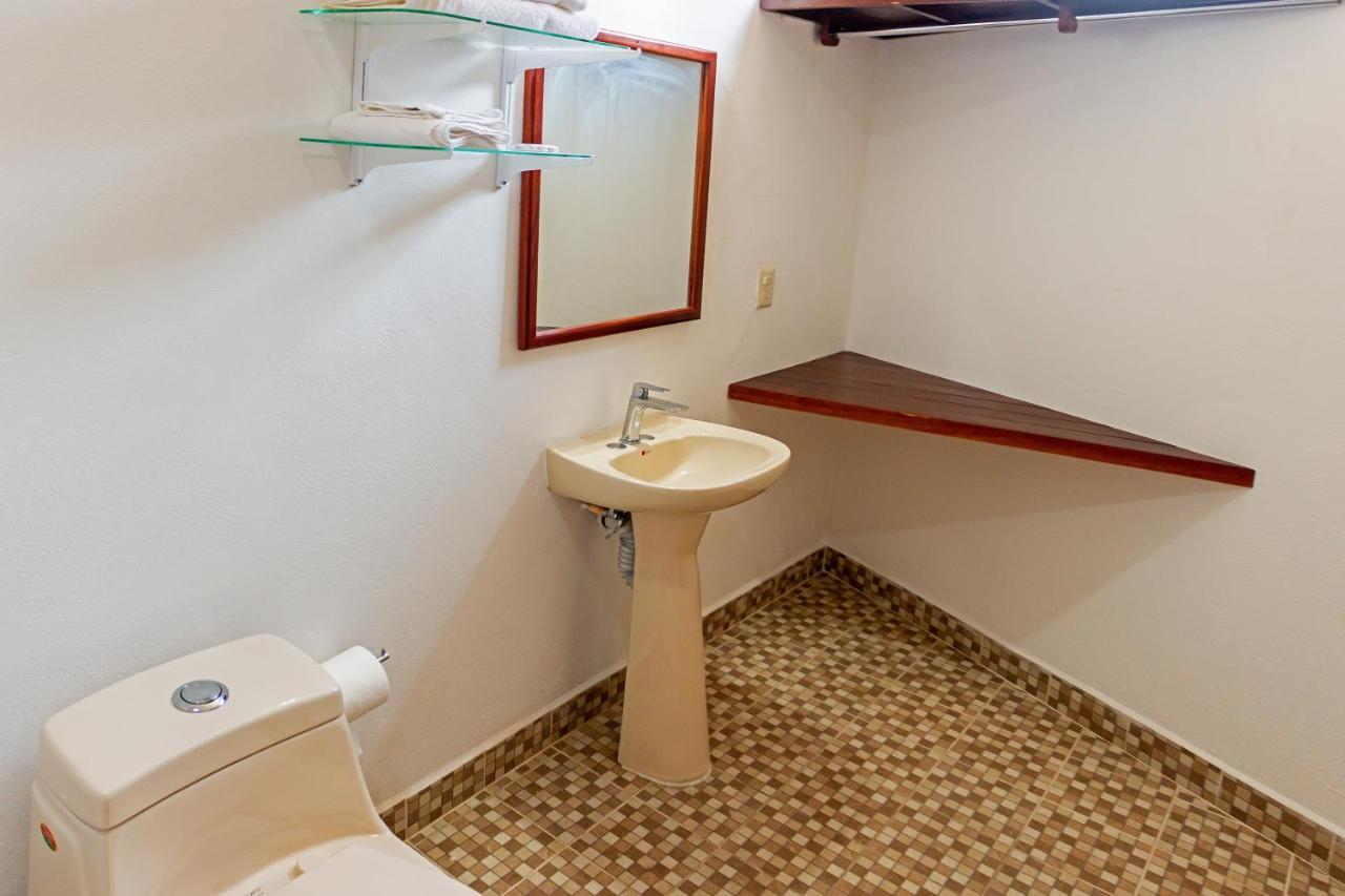 Hotel Casa Victoria Сиуатанехо Екстериор снимка