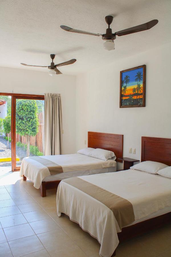 Hotel Casa Victoria Сиуатанехо Екстериор снимка