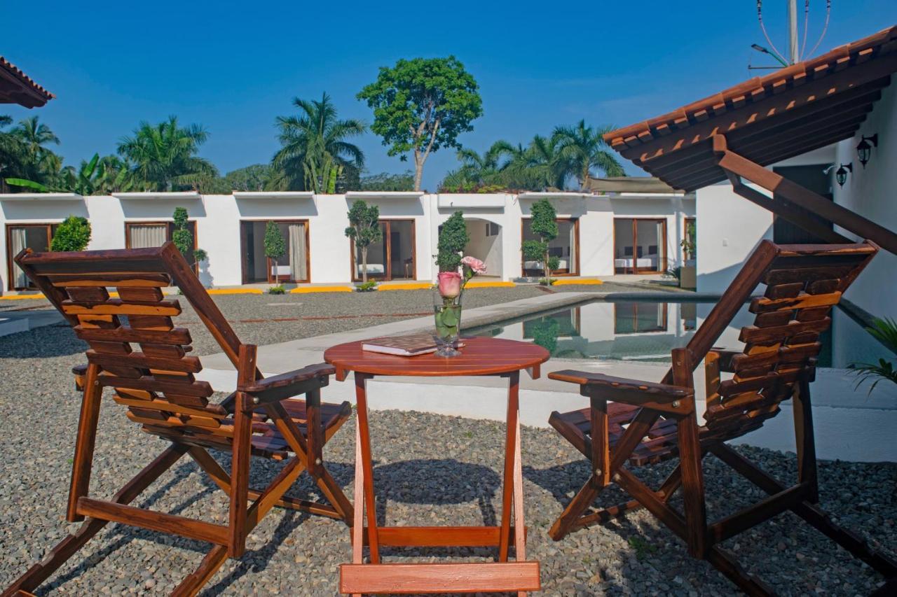 Hotel Casa Victoria Сиуатанехо Екстериор снимка